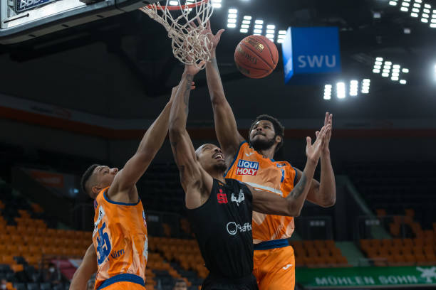 他不仅在中 他不仅在中